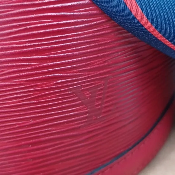 Louis Vuitton Cluny Red Epi Leather Shoulder Bag - Picture 3 of 16